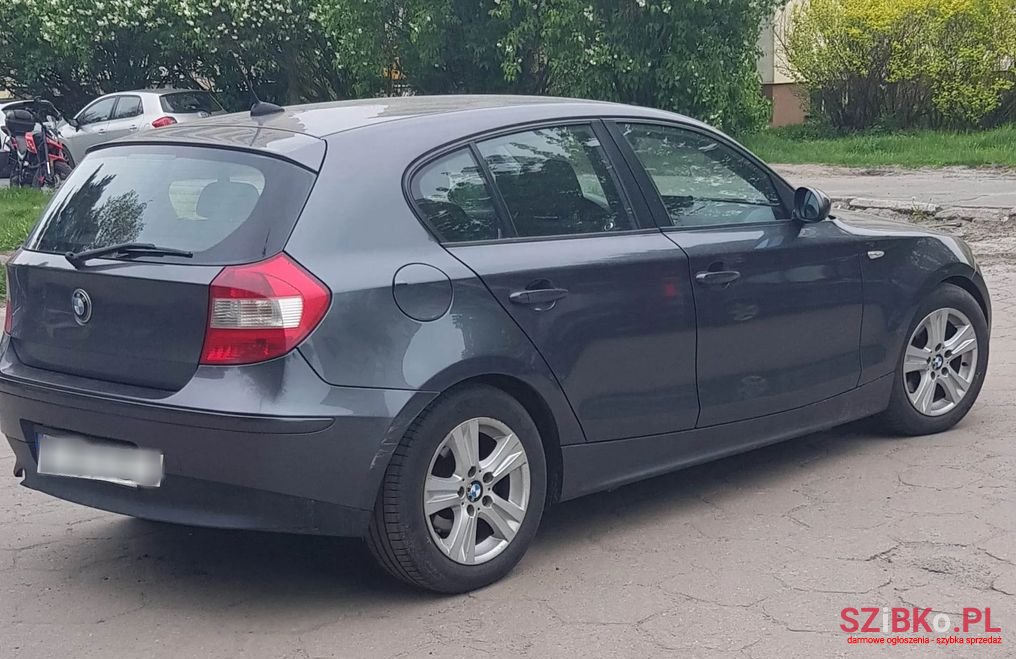 2005' BMW 1 Series photo #2