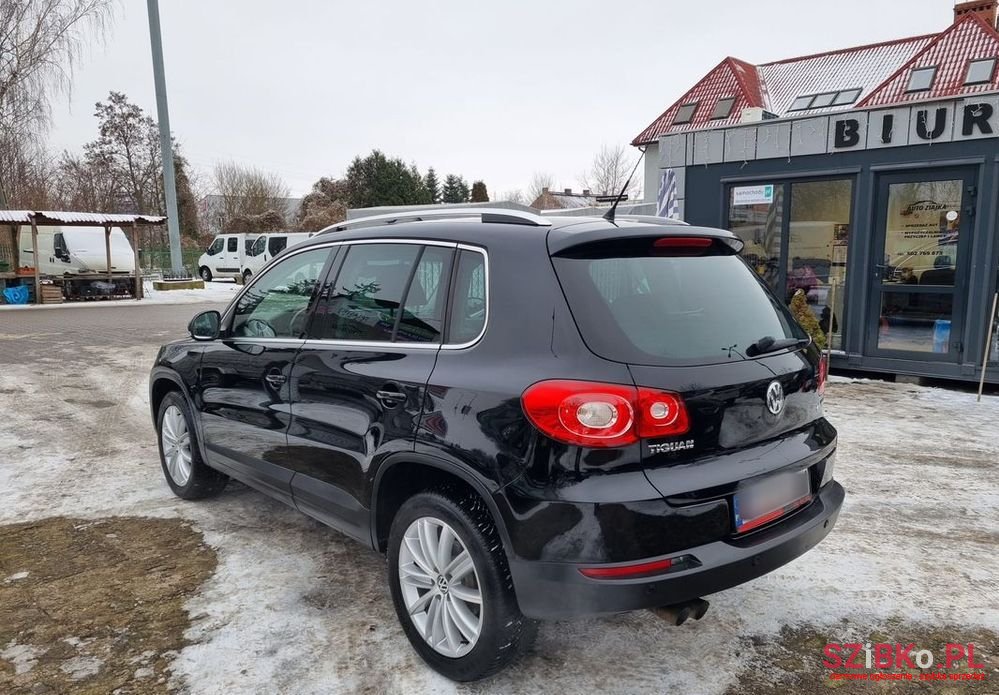 2008' Volkswagen Tiguan photo #2