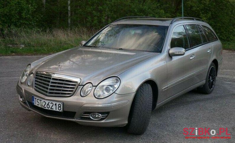 2003' Mercedes-Benz Klasa E photo #1