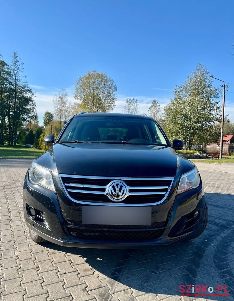2010' Volkswagen Tiguan photo #6