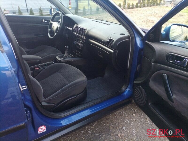 1998' Volkswagen Passat photo #2