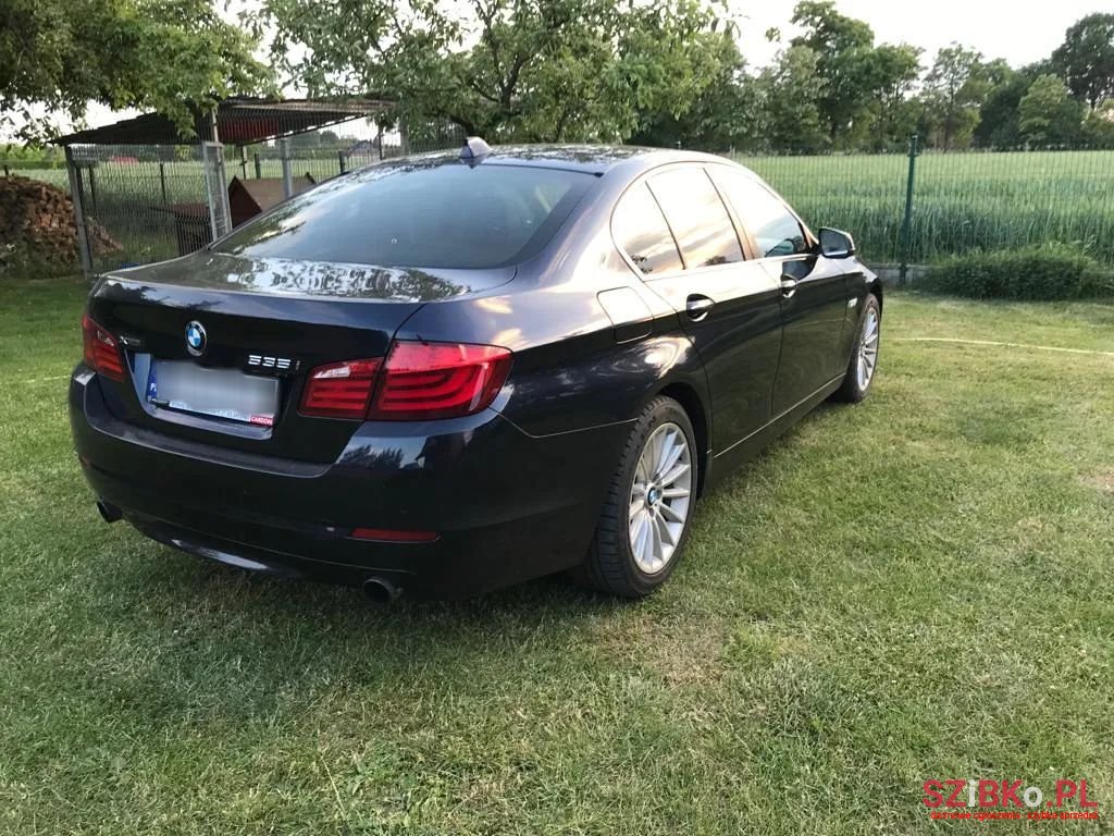 2013' BMW 5 Series photo #4