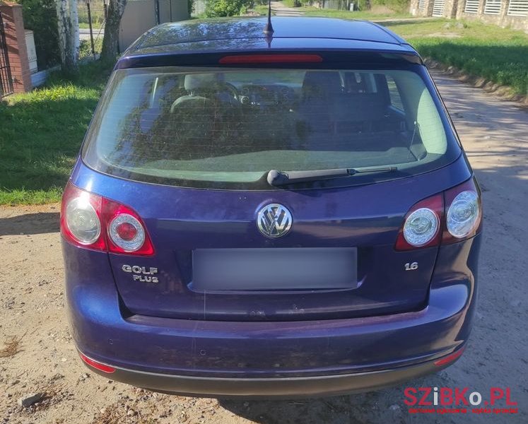 2008' Volkswagen Golf Plus photo #5
