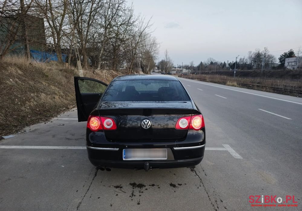 2008' Volkswagen Passat 2.0 Tdi Highline photo #5