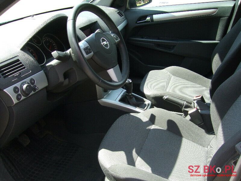 2009' Opel Astra photo #6