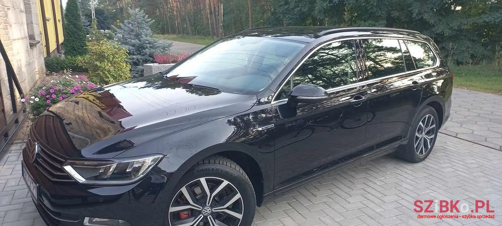 2015' Volkswagen Passat photo #1