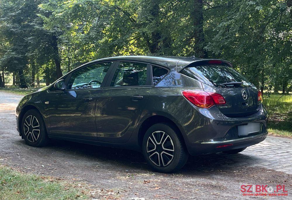2014' Opel Astra 1.6 Active photo #6
