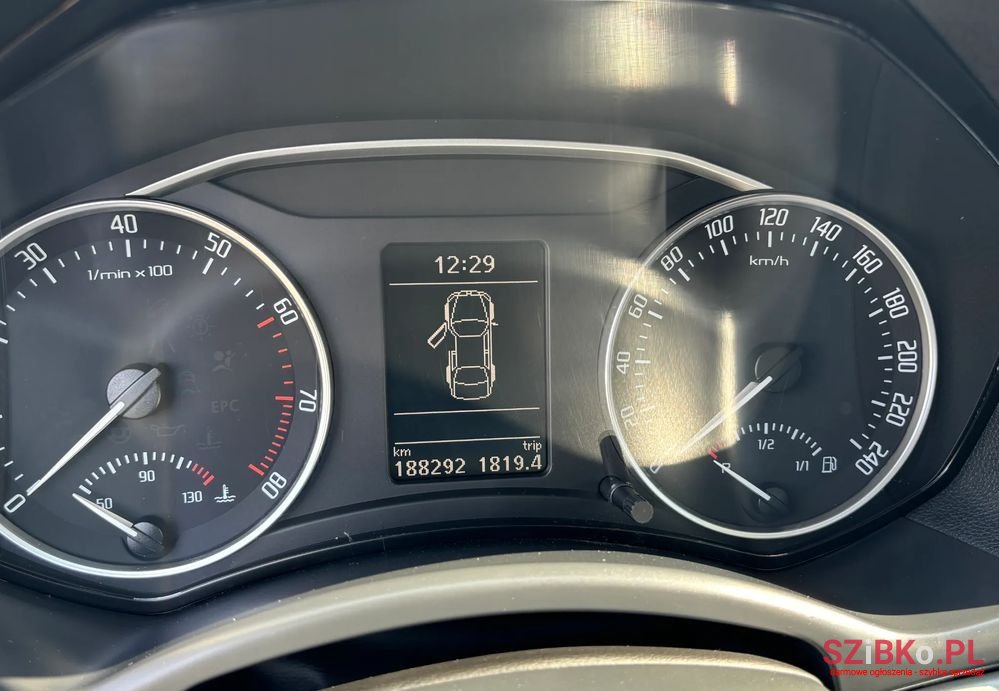 2009' Skoda Octavia photo #2