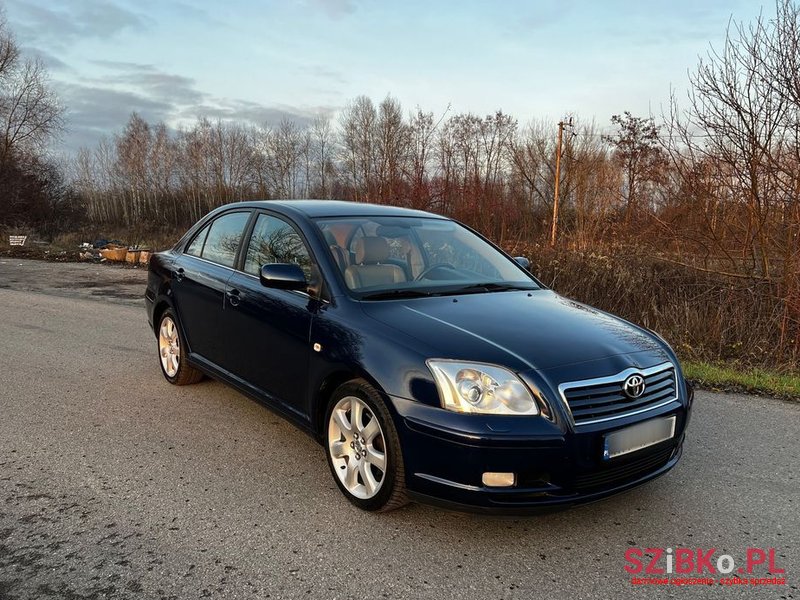 2003' Toyota Avensis 2.0 Vvt-I Executive photo #2