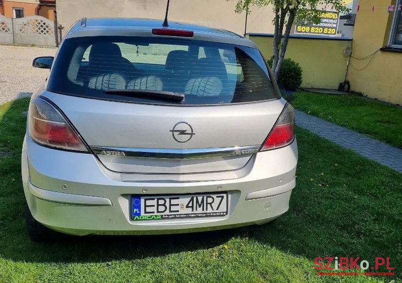 2008' Opel Astra photo #5