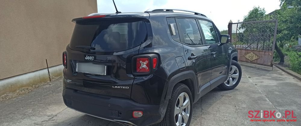 2017' Jeep Renegade photo #3