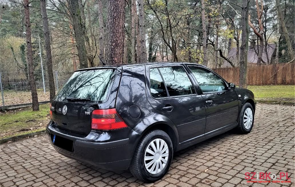 2000' Volkswagen Golf photo #2