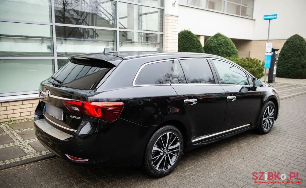 2018' Toyota Avensis Combi photo #5