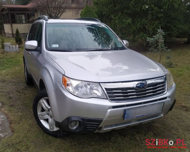 2010' Subaru Forester 2.5 X Limited photo #2