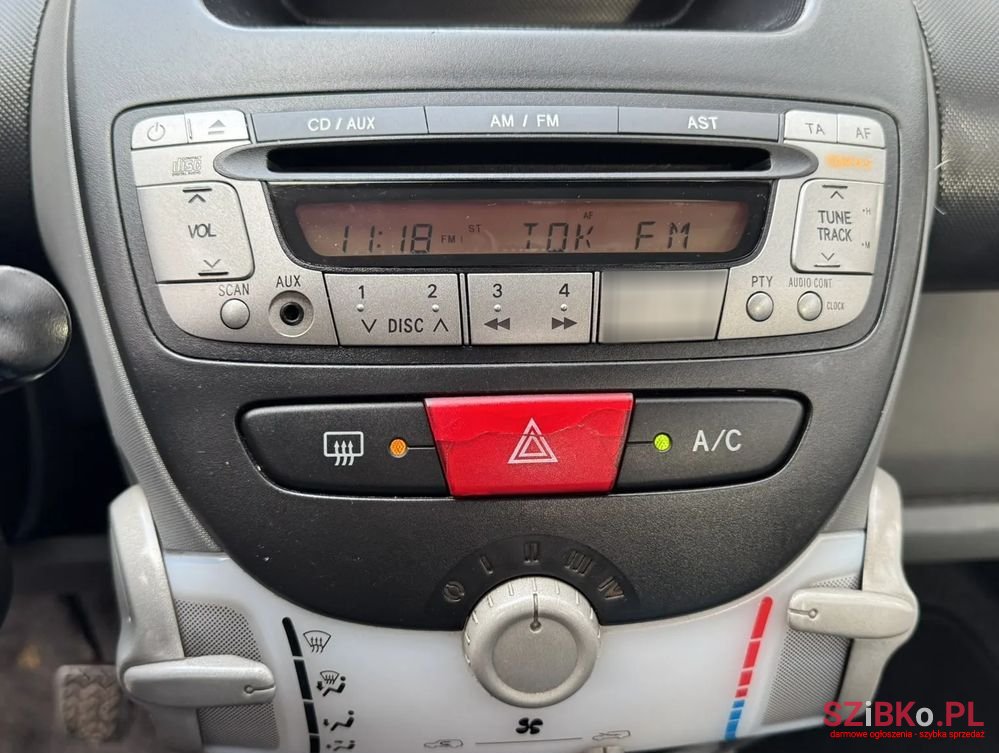 2009' Peugeot 107 photo #4