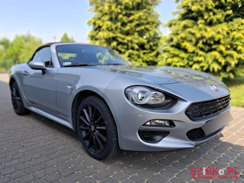 2020' Fiat 124 Spider photo #3