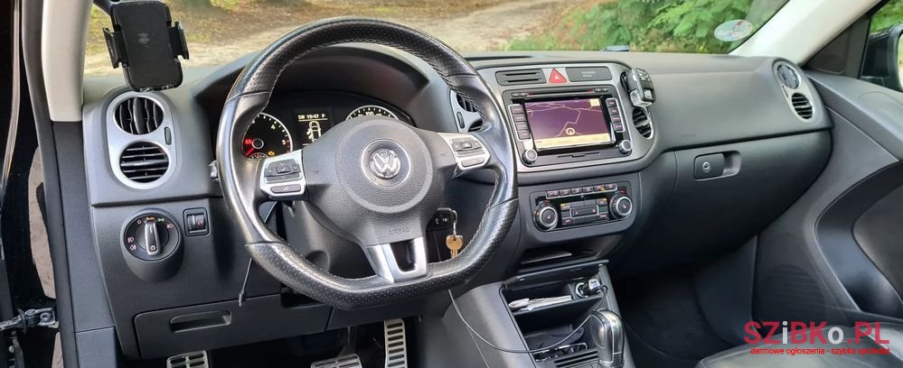 2010' Volkswagen Tiguan photo #4