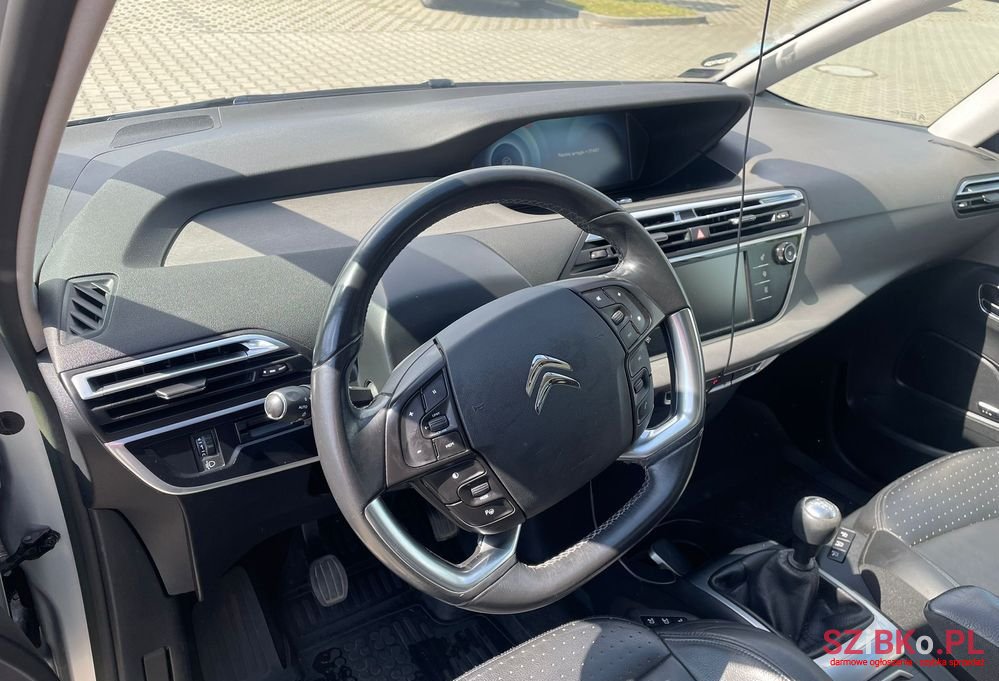 2014' Citroen C4 Picasso photo #3