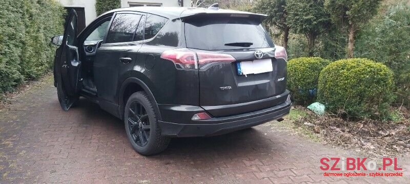 2017' Toyota RAV4 photo #2