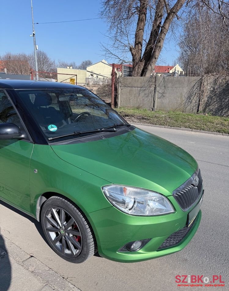 2011' Skoda Fabia photo #3