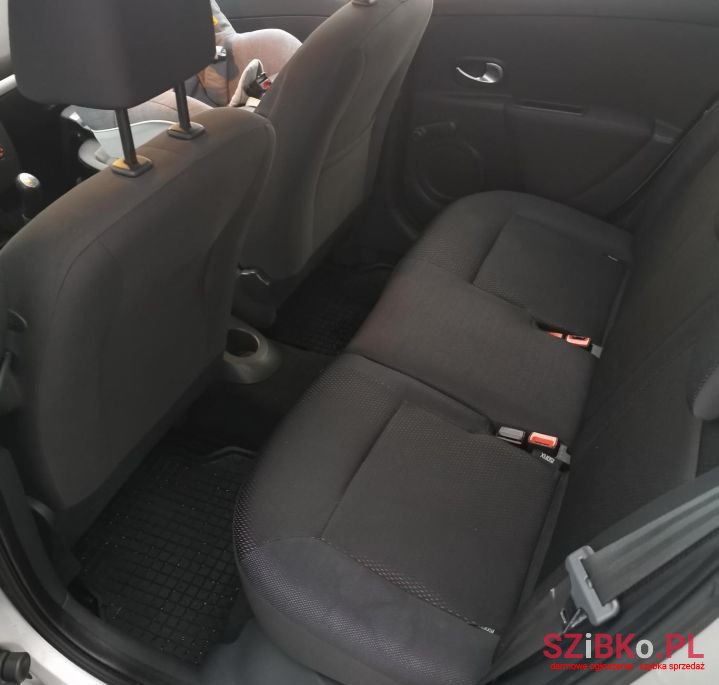 2006' Renault Clio photo #6