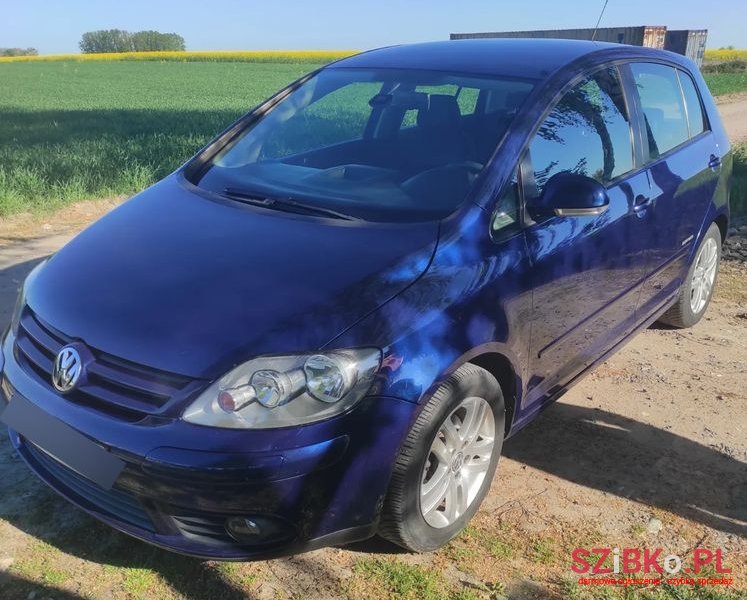 2008' Volkswagen Golf Plus photo #3