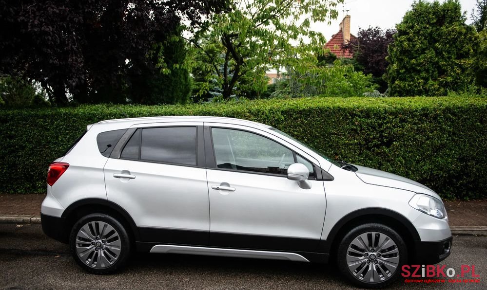 2015' Suzuki SX4 S-Cross photo #4