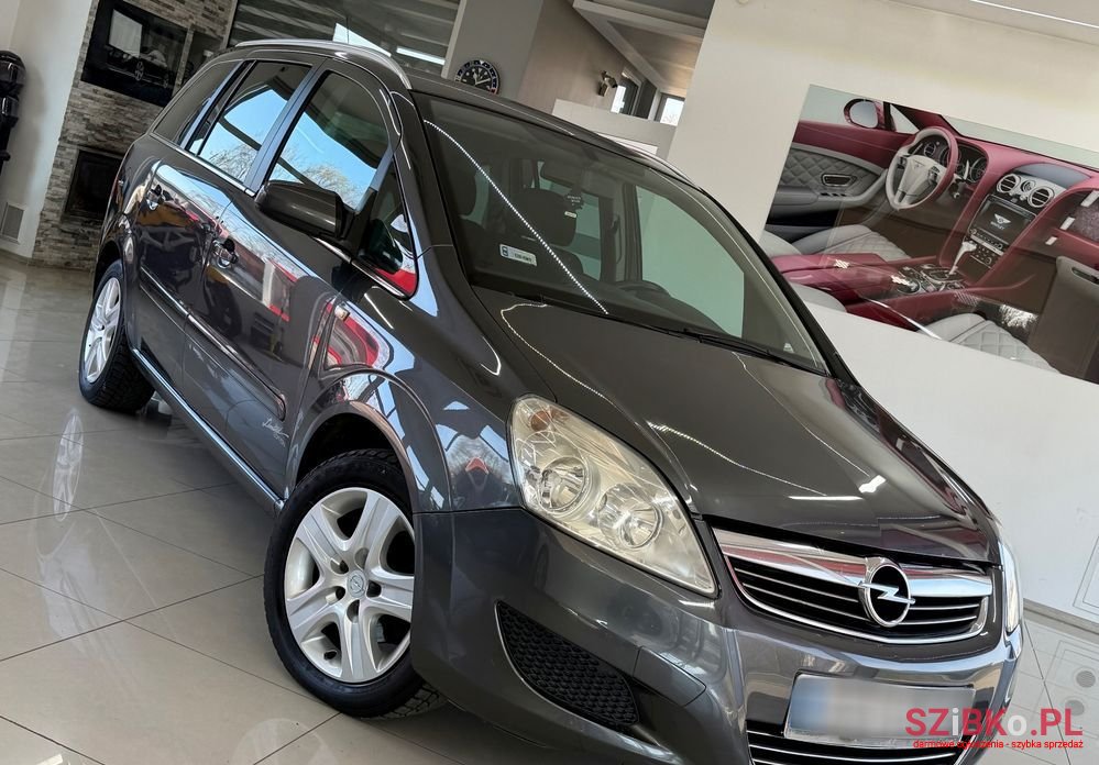 2009' Opel Zafira photo #1