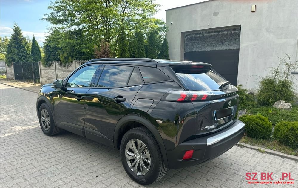 2023' Peugeot 2008 photo #5
