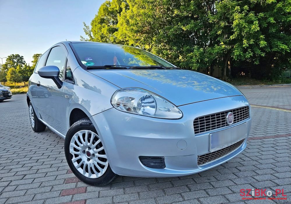 2009' Fiat Grande Punto 1.4 8V photo #3