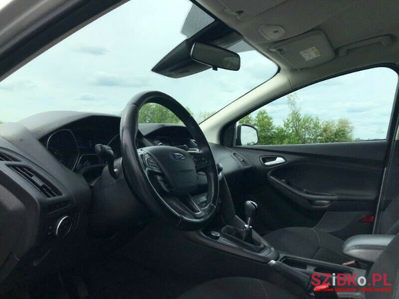 2017' Ford Focus photo #6