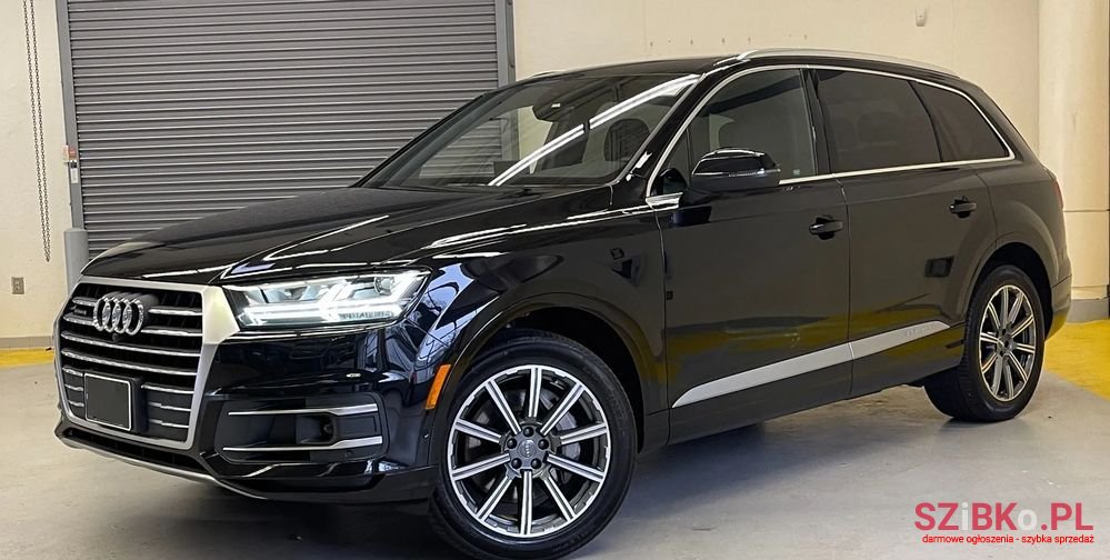 2019' Audi Q7 photo #2