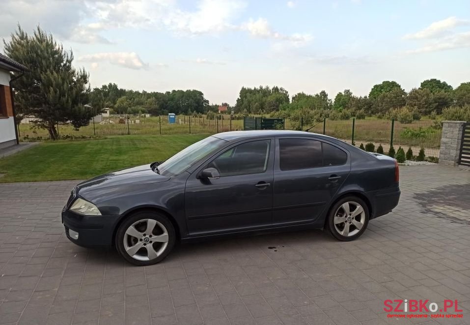 2007' Skoda Octavia photo #2