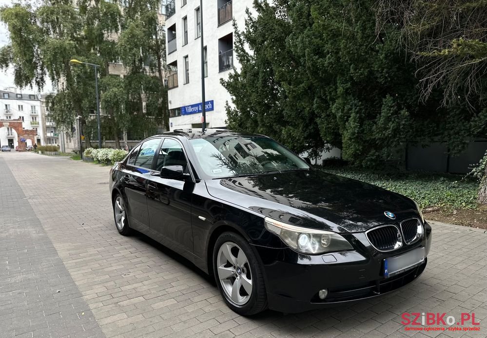 2003' BMW 5 Series 525I photo #6