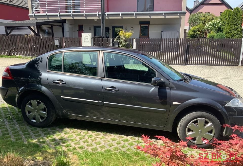 2008' Renault Megane photo #3
