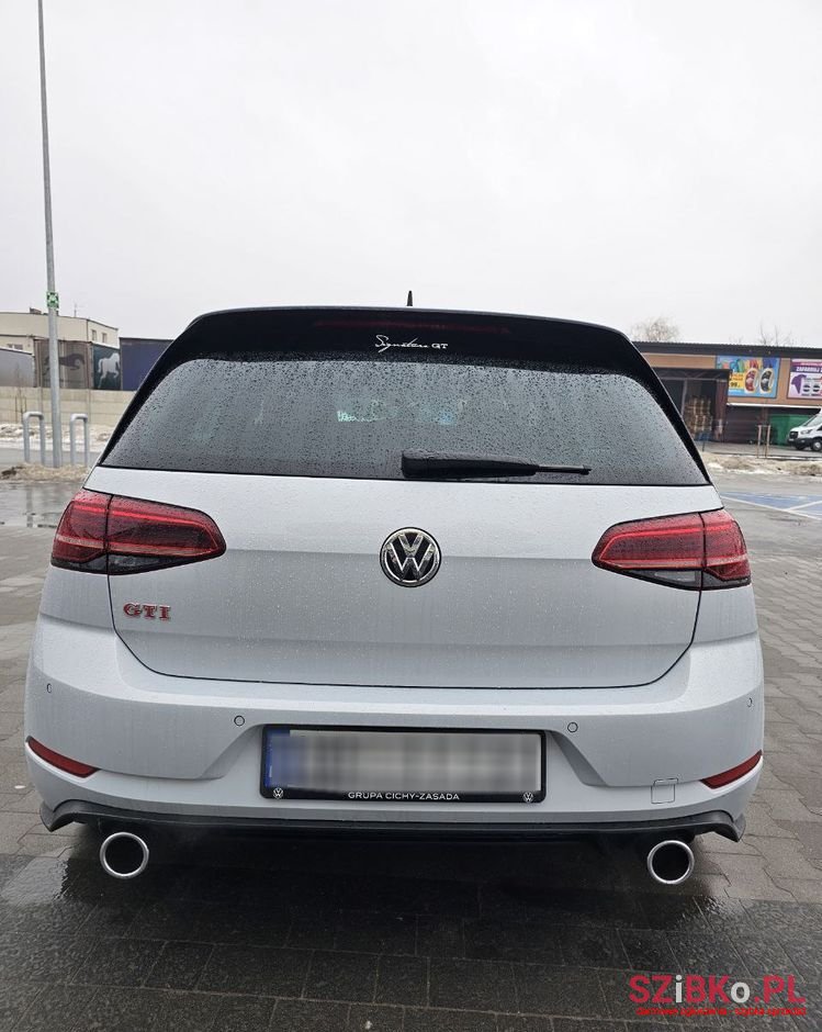 2018' Volkswagen Golf photo #5