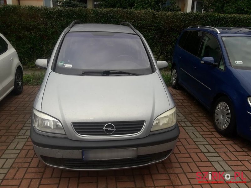 2001' Opel Zafira 1.8 16V Elegance photo #2