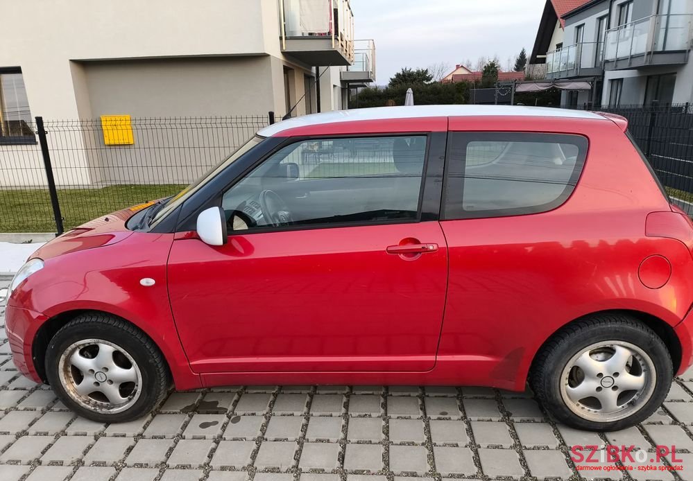 2007' Suzuki Swift 1.3 Club photo #2