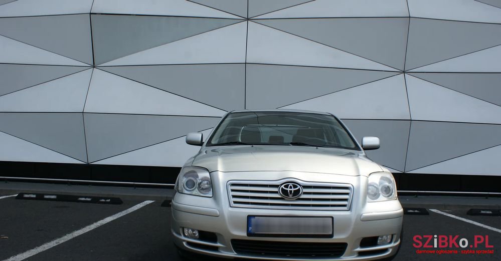 2004' Toyota Avensis 2.0 Vvt-I Prestige photo #3