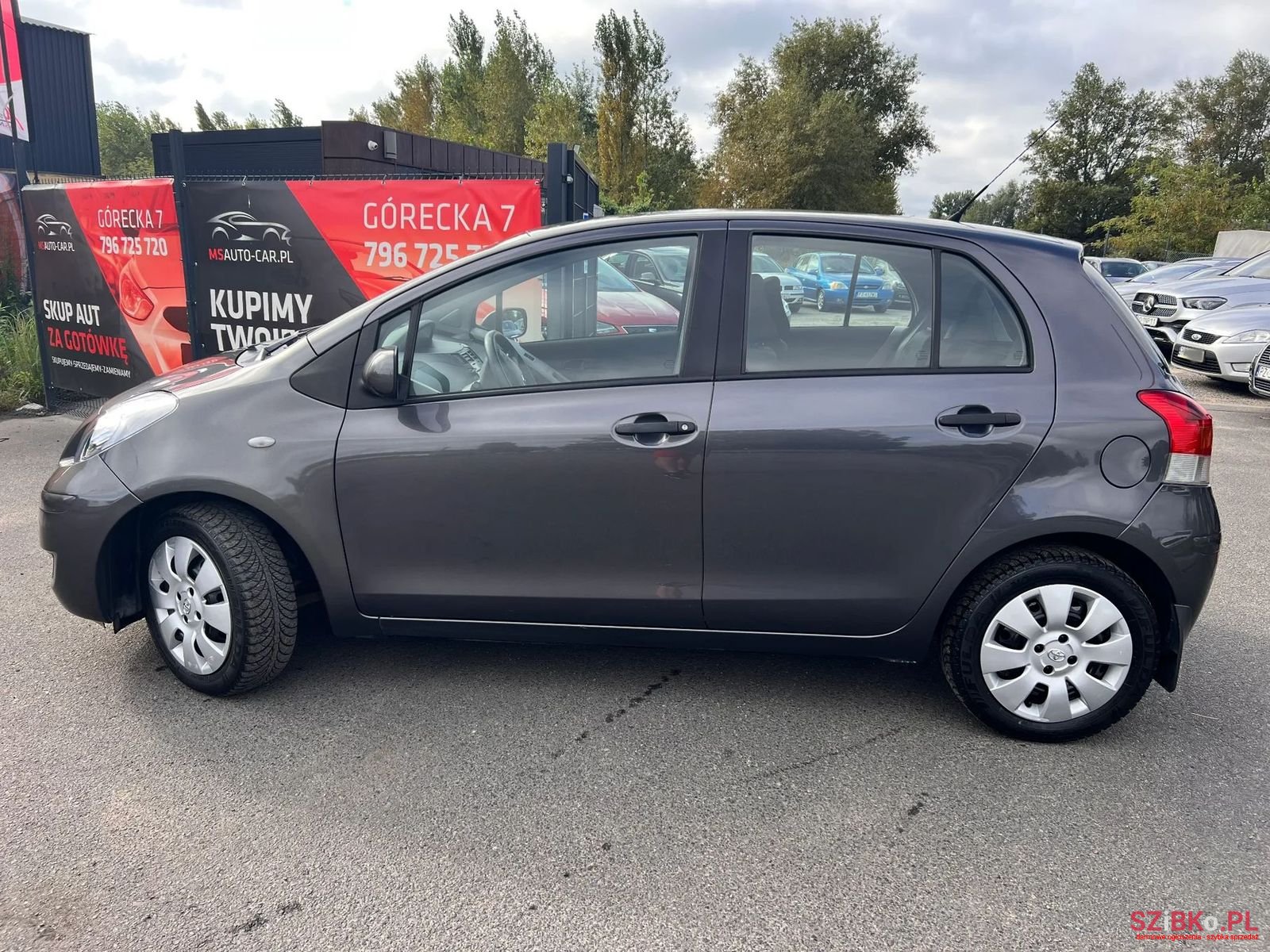 2009' Toyota Yaris photo #3