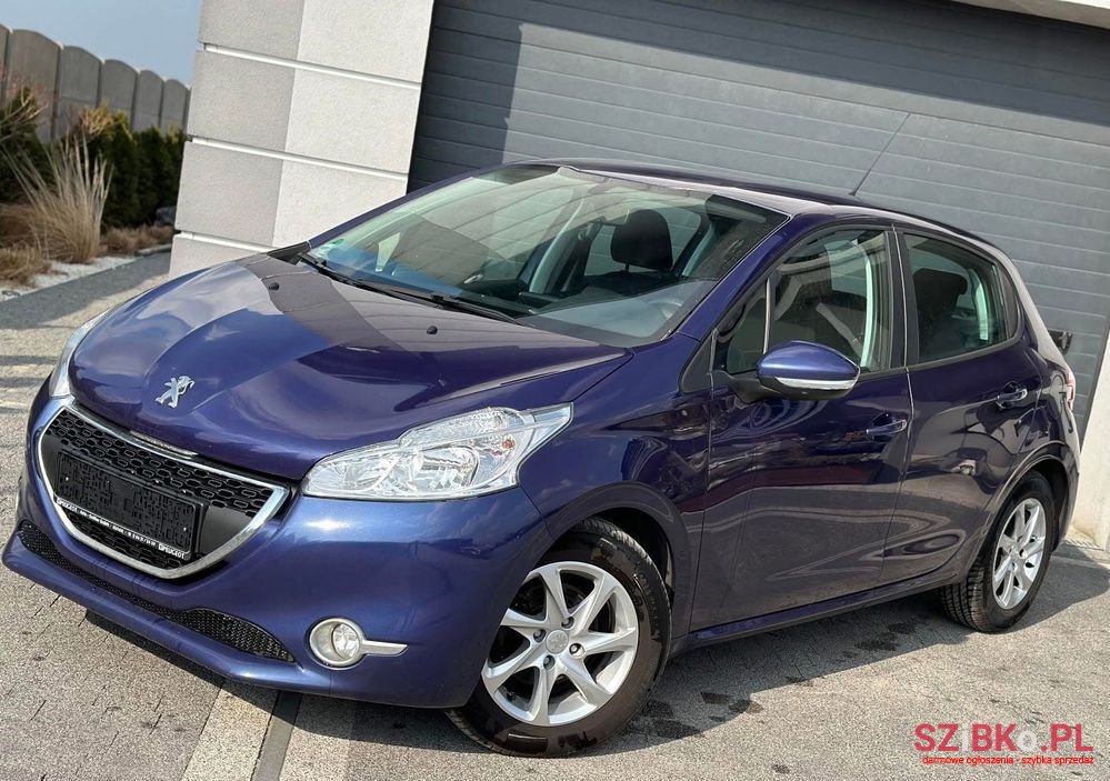 2012' Peugeot 208 1.4 Vti Allure photo #1