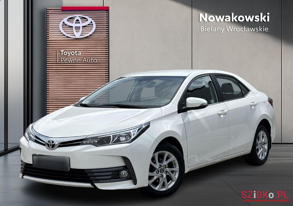 2017' Toyota Corolla 1.6 Premium photo #1