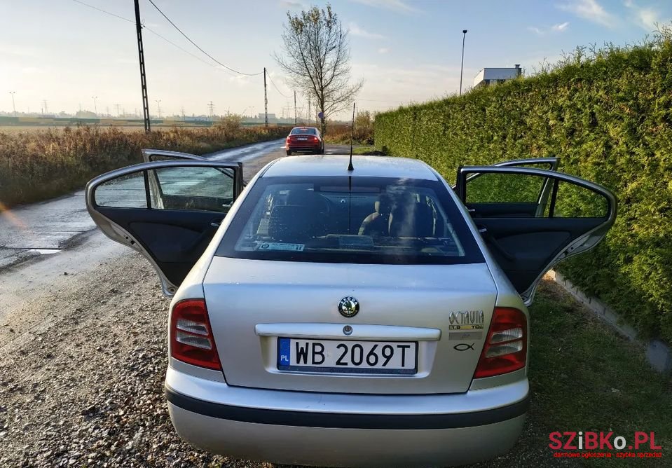 2002' Skoda Octavia photo #3