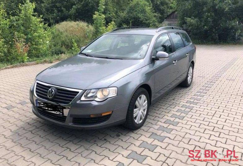 2007' Volkswagen Passat photo #2