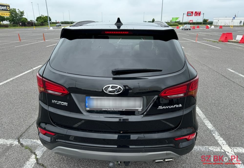 2017' Hyundai Santa Fe photo #6