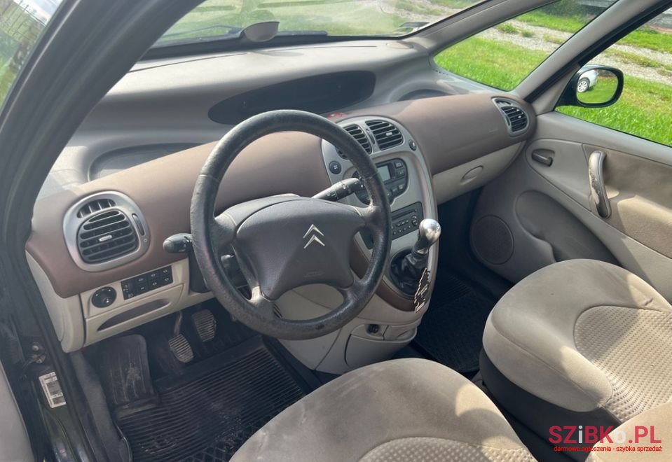 2004' Citroen Xsara Picasso photo #5