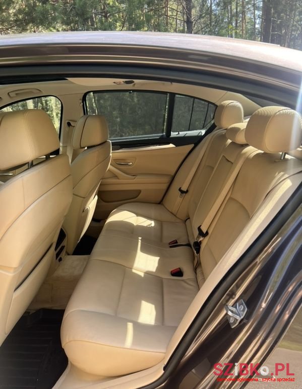 2012' BMW 5 Series 525D Xdrive photo #6