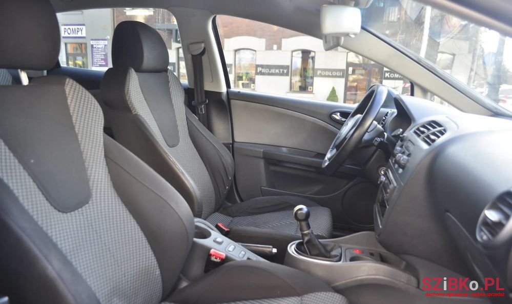 2009' SEAT Leon photo #5
