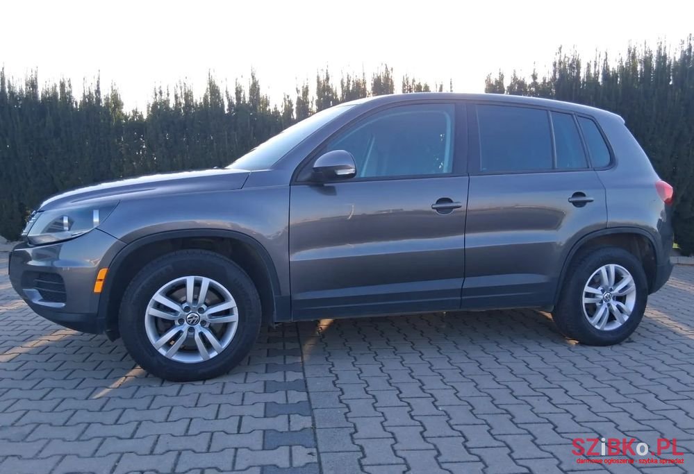 2012' Volkswagen Tiguan photo #2