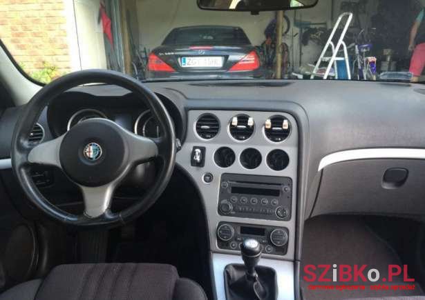 2006' Alfa Romeo 159 photo #3